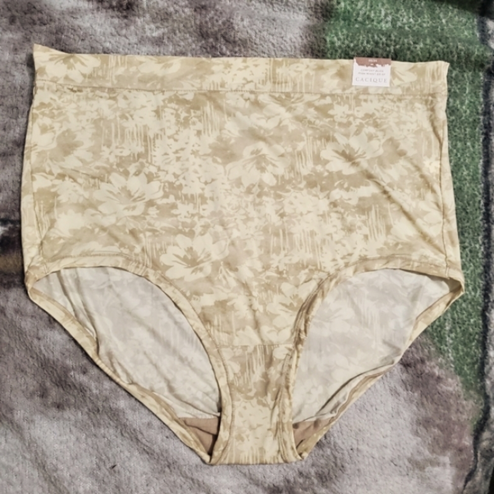 Cacique Comfort Bliss Beige & White Floral Print High Waist Brief 22/24